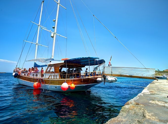 Comino, Blue Lagoon and Sea Caves Day Trip